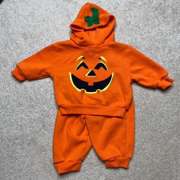miniwear Other - Miniwear orange pumpkin Halloween two piece outfit size 3–6 months